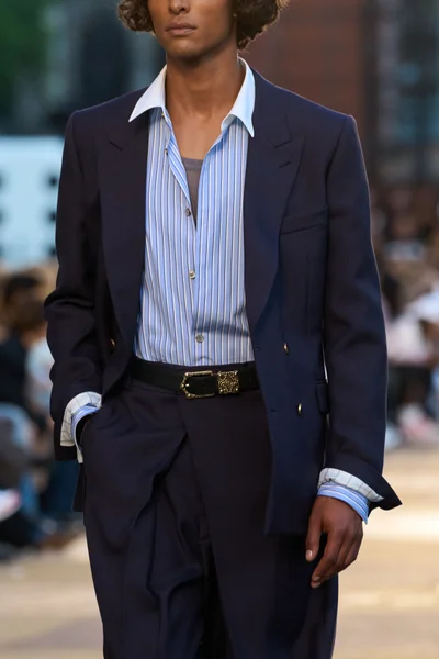 Look 1